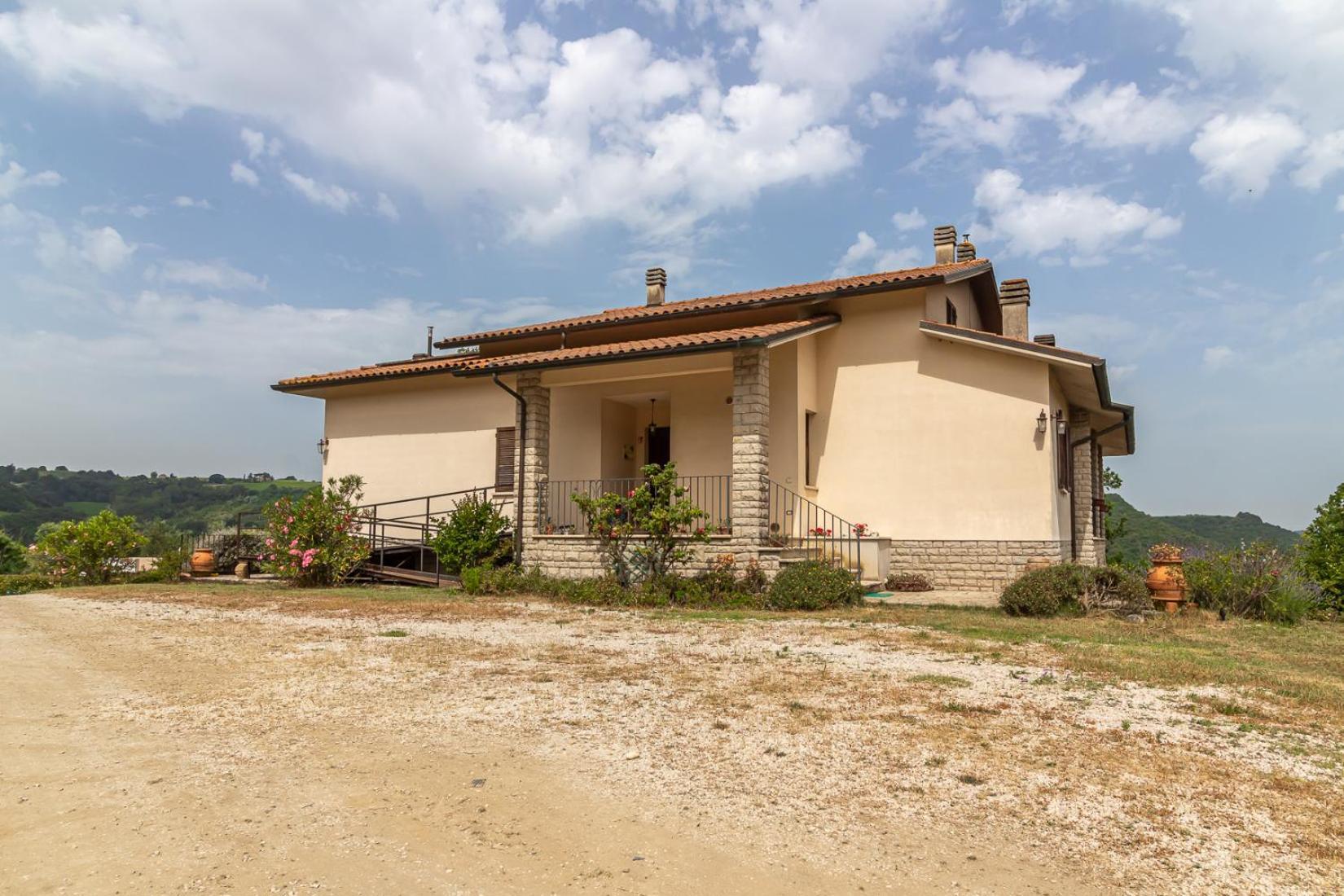 Agriturismo La Vite E L'Ulivo Apartment Baschi Exterior photo